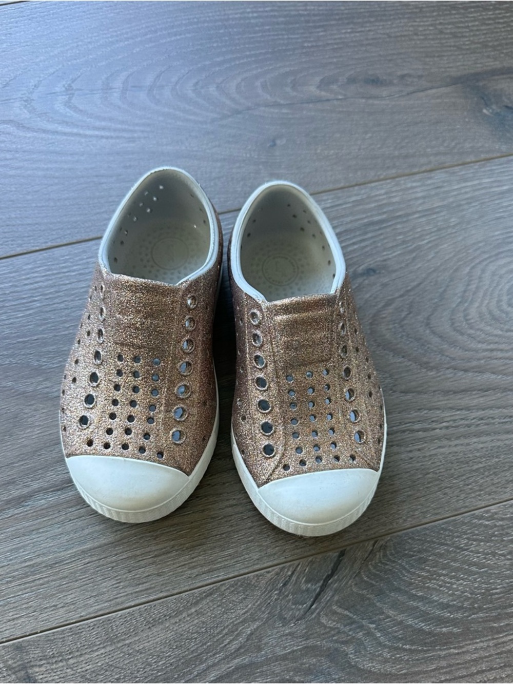 Native Kids Slip-Ons in Rose Metallic